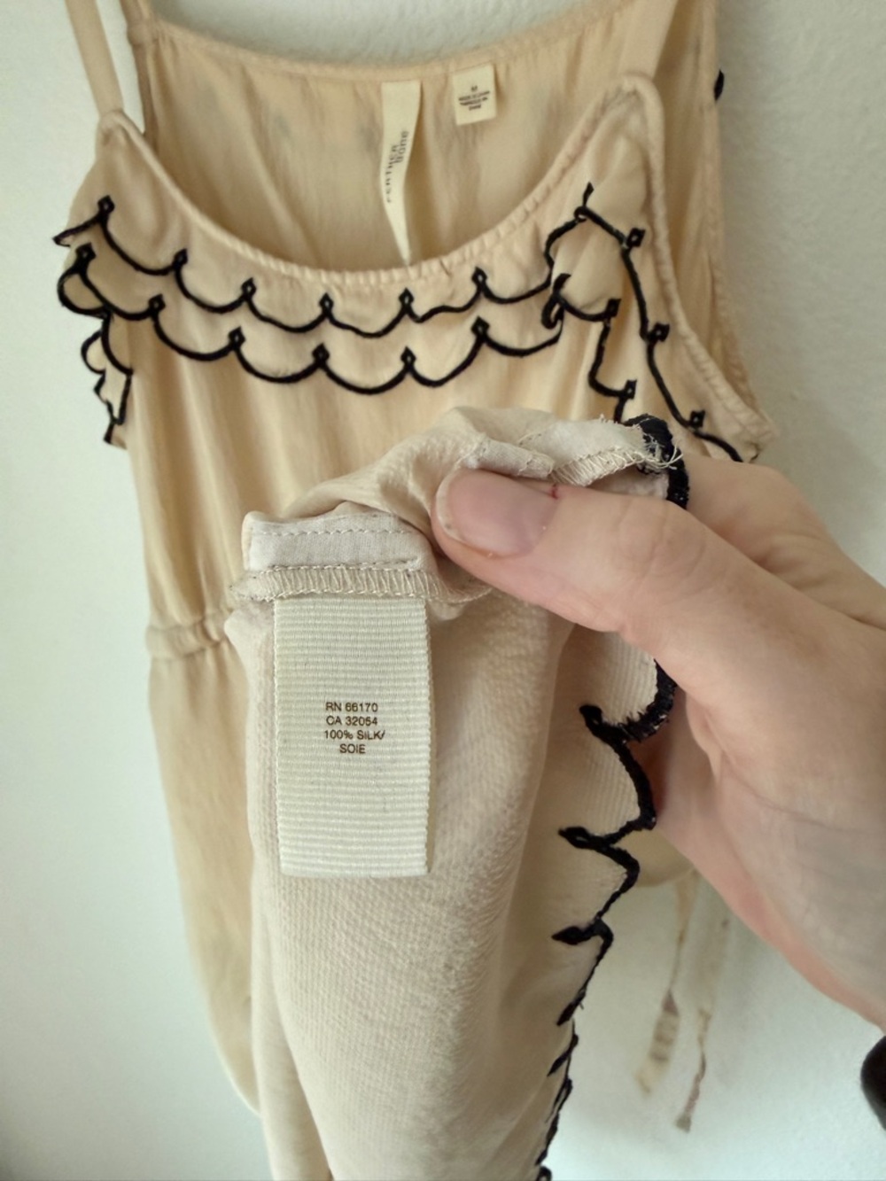 Vintage Anthropologie 100% Silk Cream Scalloped Trim Chemise - M - GUC - Picture 4 of 9